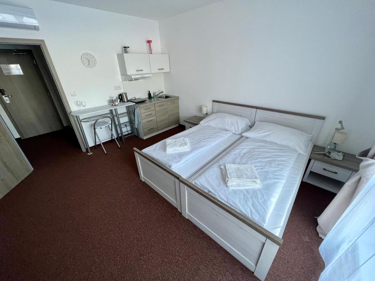 Baseline Sportovy Areal & Penzion Banská Bystrica Exteriör bild