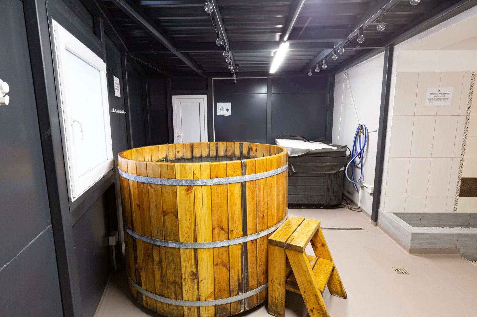 Baseline Sportovy Areal & Penzion Banská Bystrica Exteriör bild
